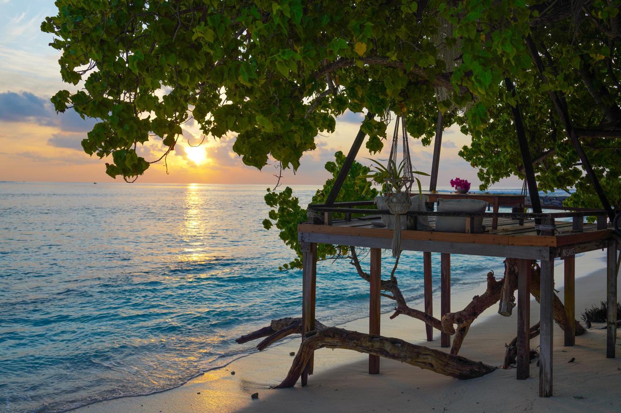 Hotel Sun & Surf Thulusdhoo Zewnętrze zdjęcie
