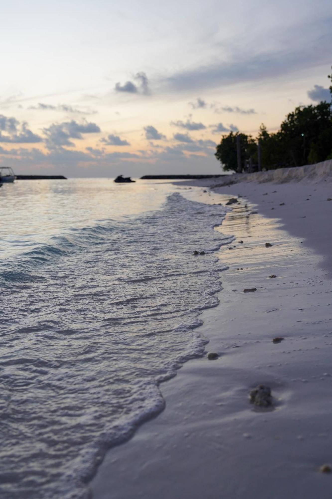 Hotel Sun & Surf Thulusdhoo Zewnętrze zdjęcie