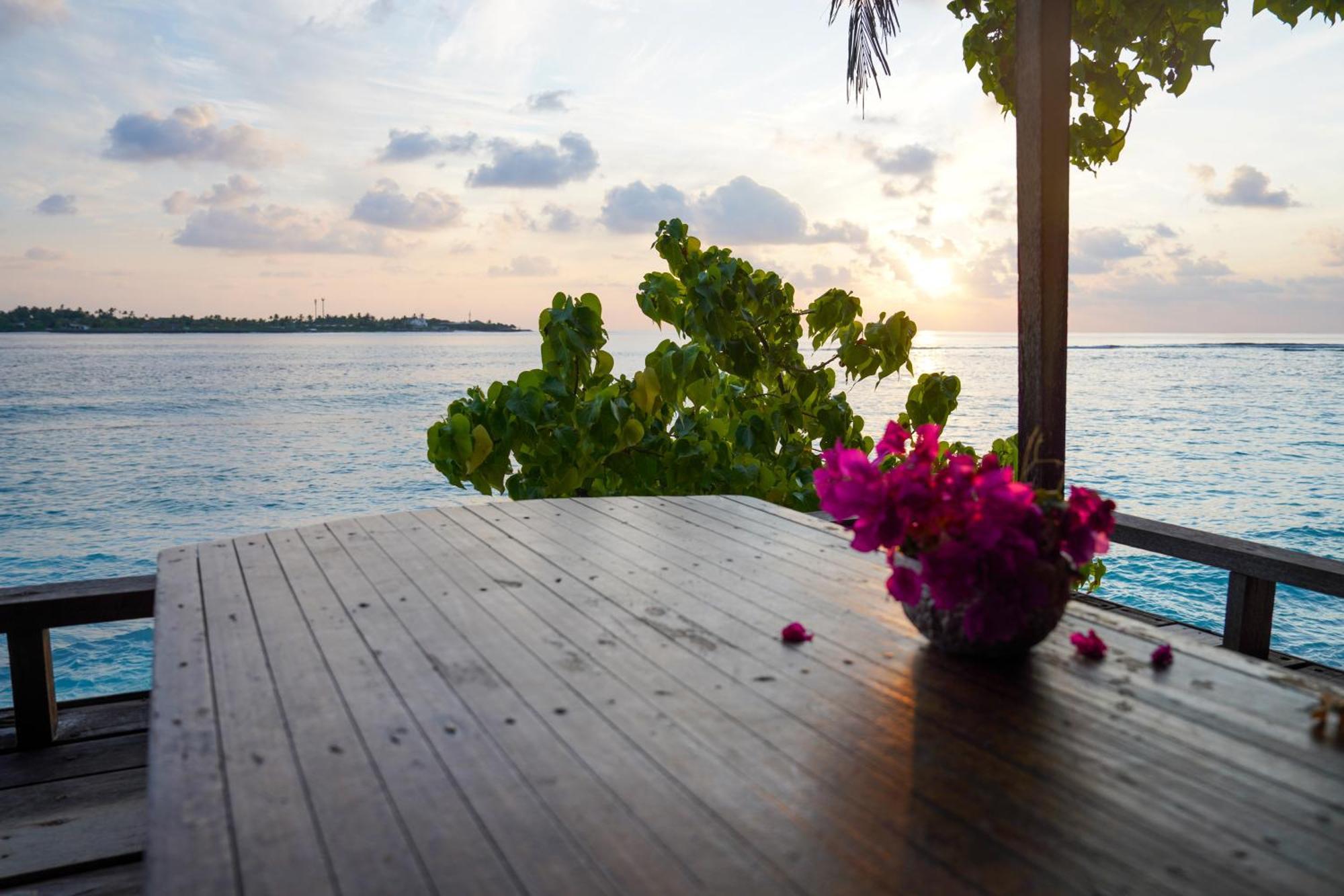 Hotel Sun & Surf Thulusdhoo Zewnętrze zdjęcie